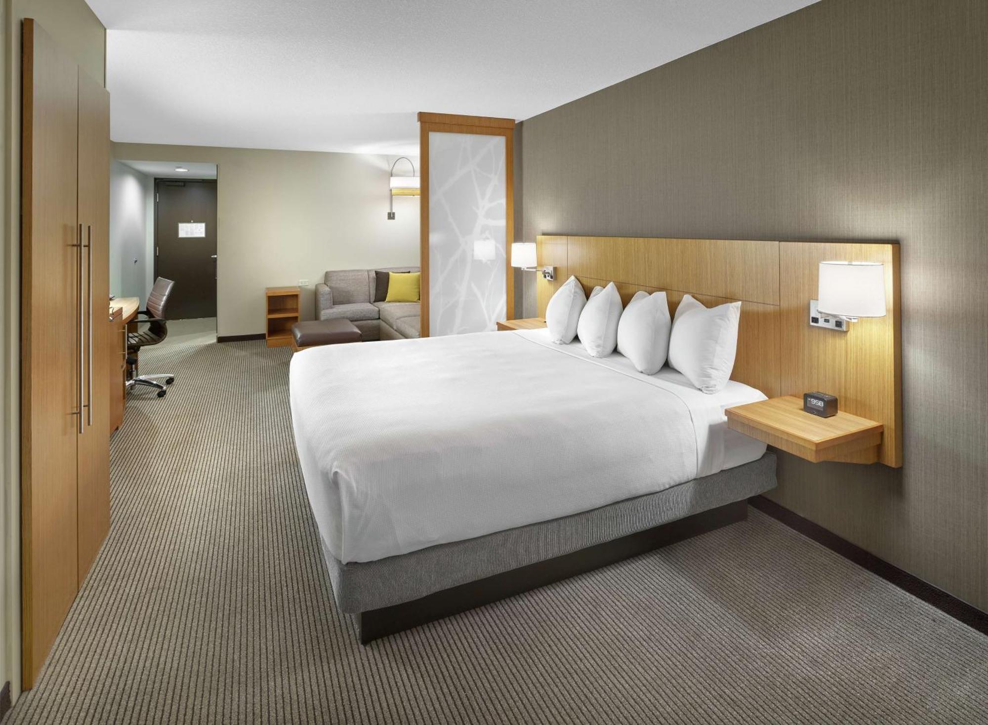 Doubletree By Hilton Edmonton Downtown Hotel Eksteriør billede