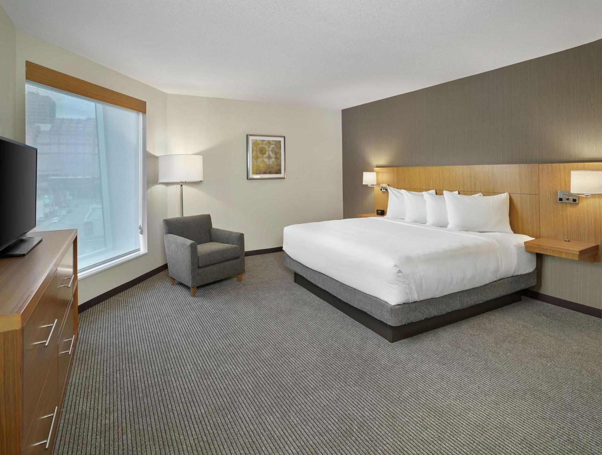 Doubletree By Hilton Edmonton Downtown Hotel Eksteriør billede
